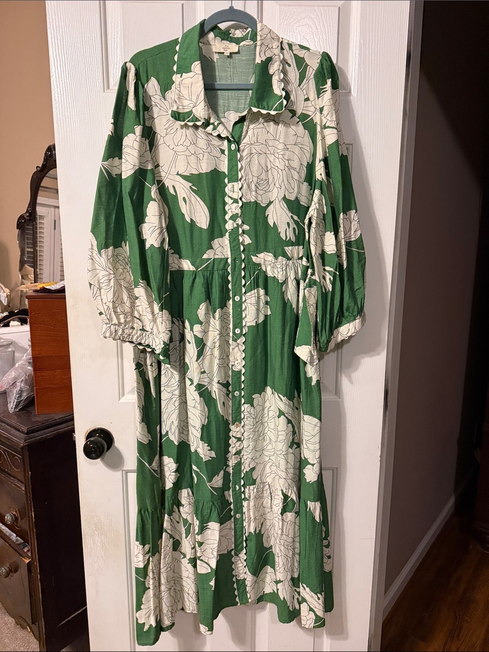 entro Green and White Floral Button-Front Maxi Dress